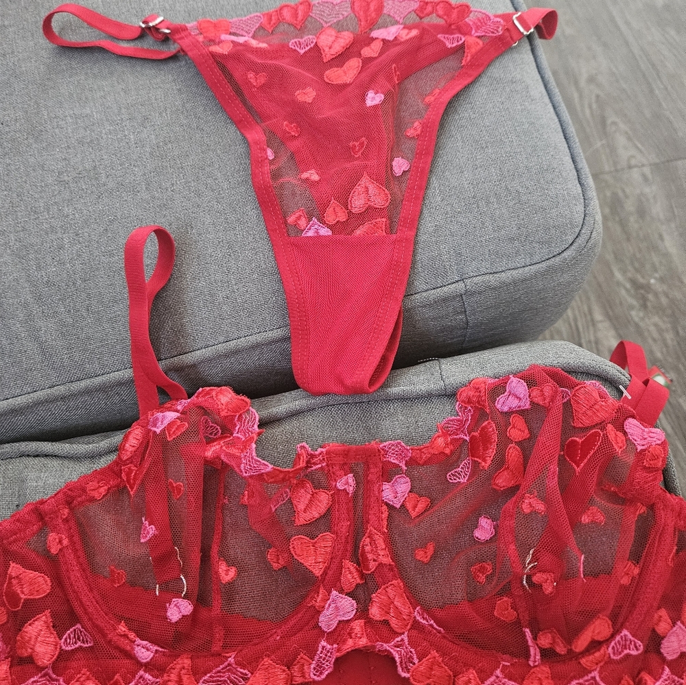 Brand new red bra with thong. Red. 45D